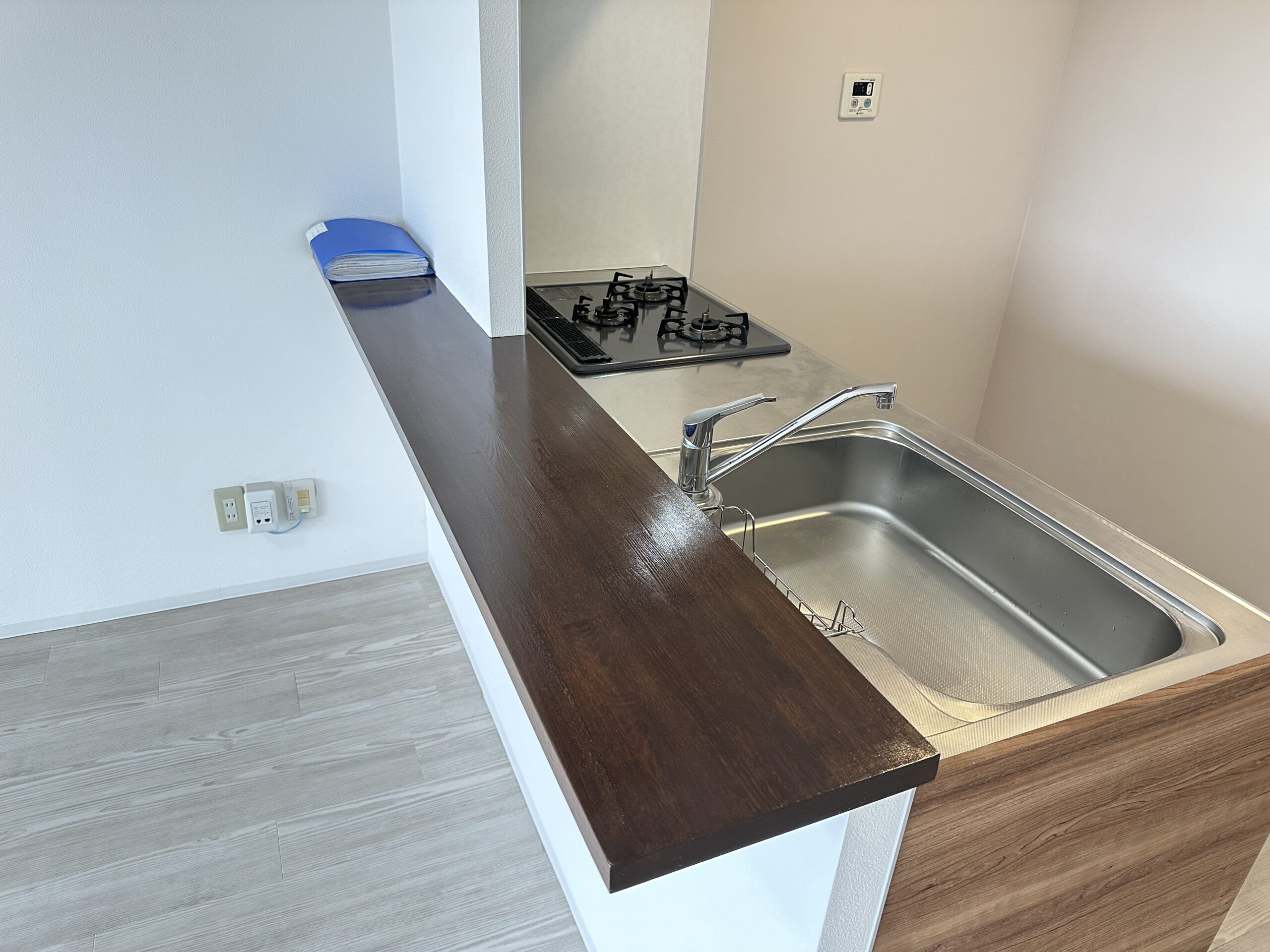 【吹田市】マンション　キッチンカウンター塗装